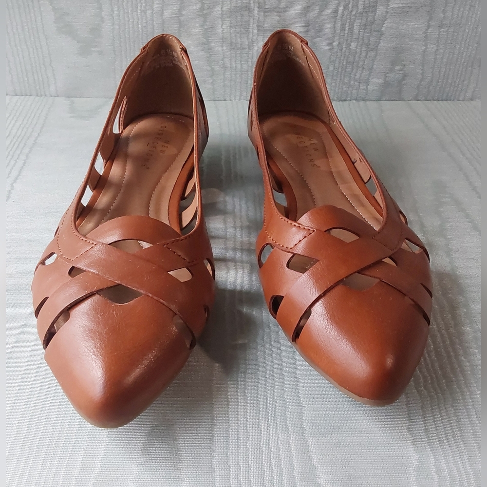 New Directions Brown Cutout Flats / #119